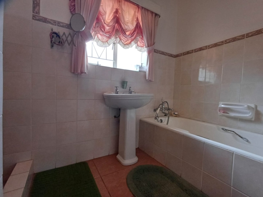 3 Bedroom Property for Sale in Flimieda North West